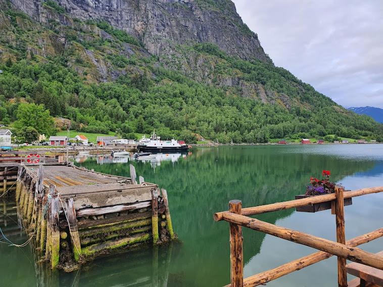 Apartamento Molden 2-Fjellutsikt Og Jacuzzi Tilgang. Luster Exterior foto