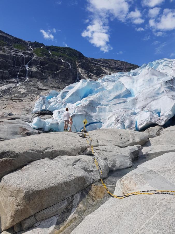 Apartamento Molden 2-Fjellutsikt Og Jacuzzi Tilgang. Luster Exterior foto