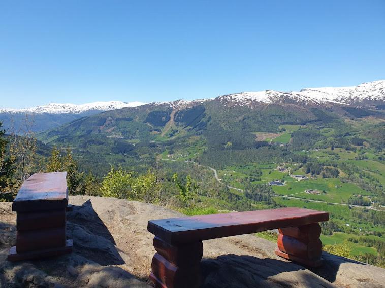 Apartamento Molden 2-Fjellutsikt Og Jacuzzi Tilgang. Luster Exterior foto